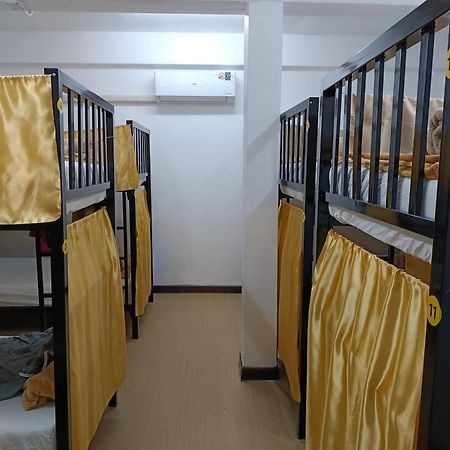 Silom Guesthouse Bangkok Zewnętrze zdjęcie